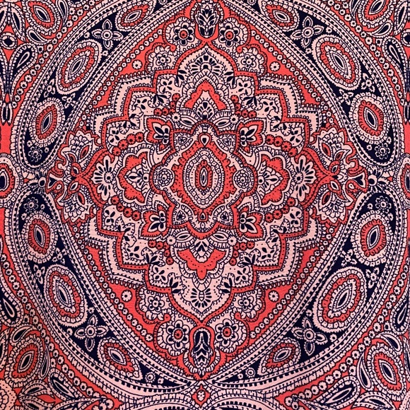 Cute dress, pattern makes you look taller :) - Picture 2 of 6